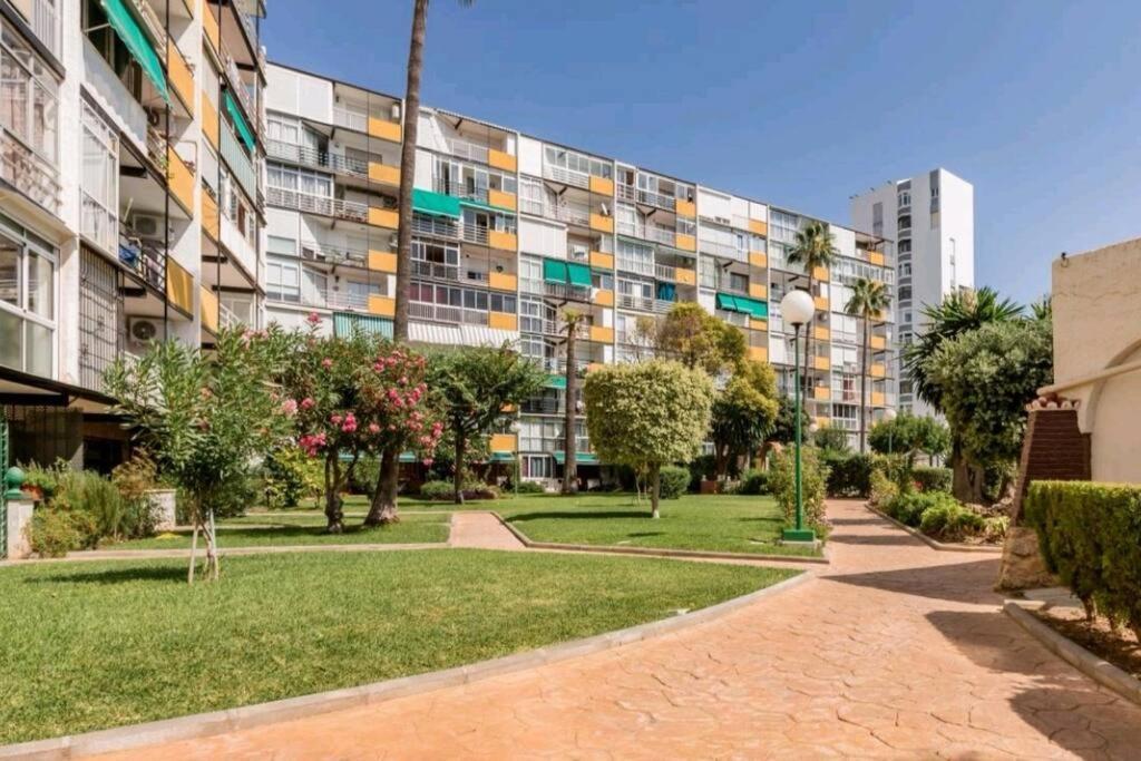 Beautiful Sea Views Cozy Apartment 350 M From Beach Benalmadena Luaran gambar